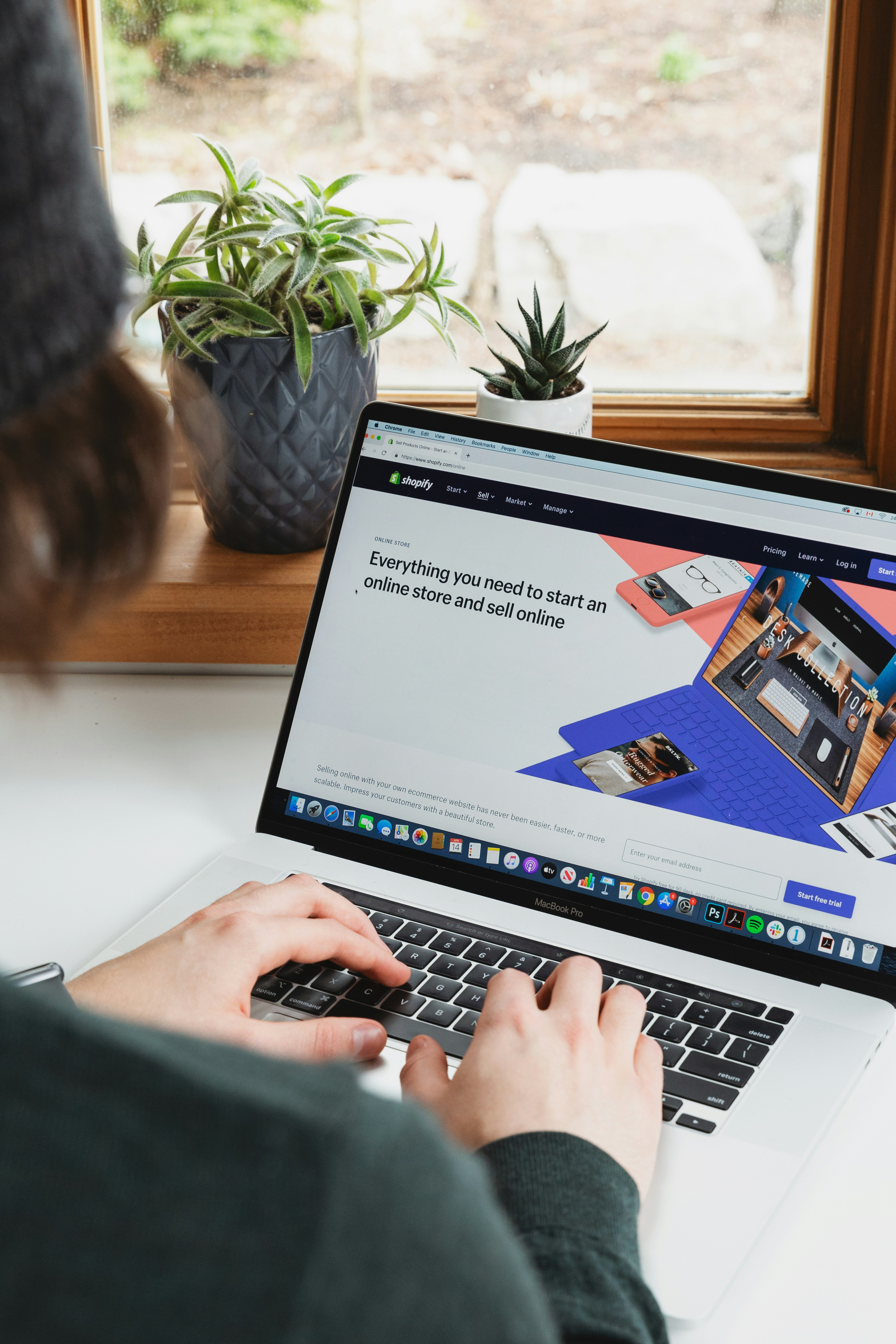 How to start a dropshipping business in 2026 — Shopify store setup, product research on AliExpress Dropshipping Center, and running TikTok and Meta video ads as a beginner