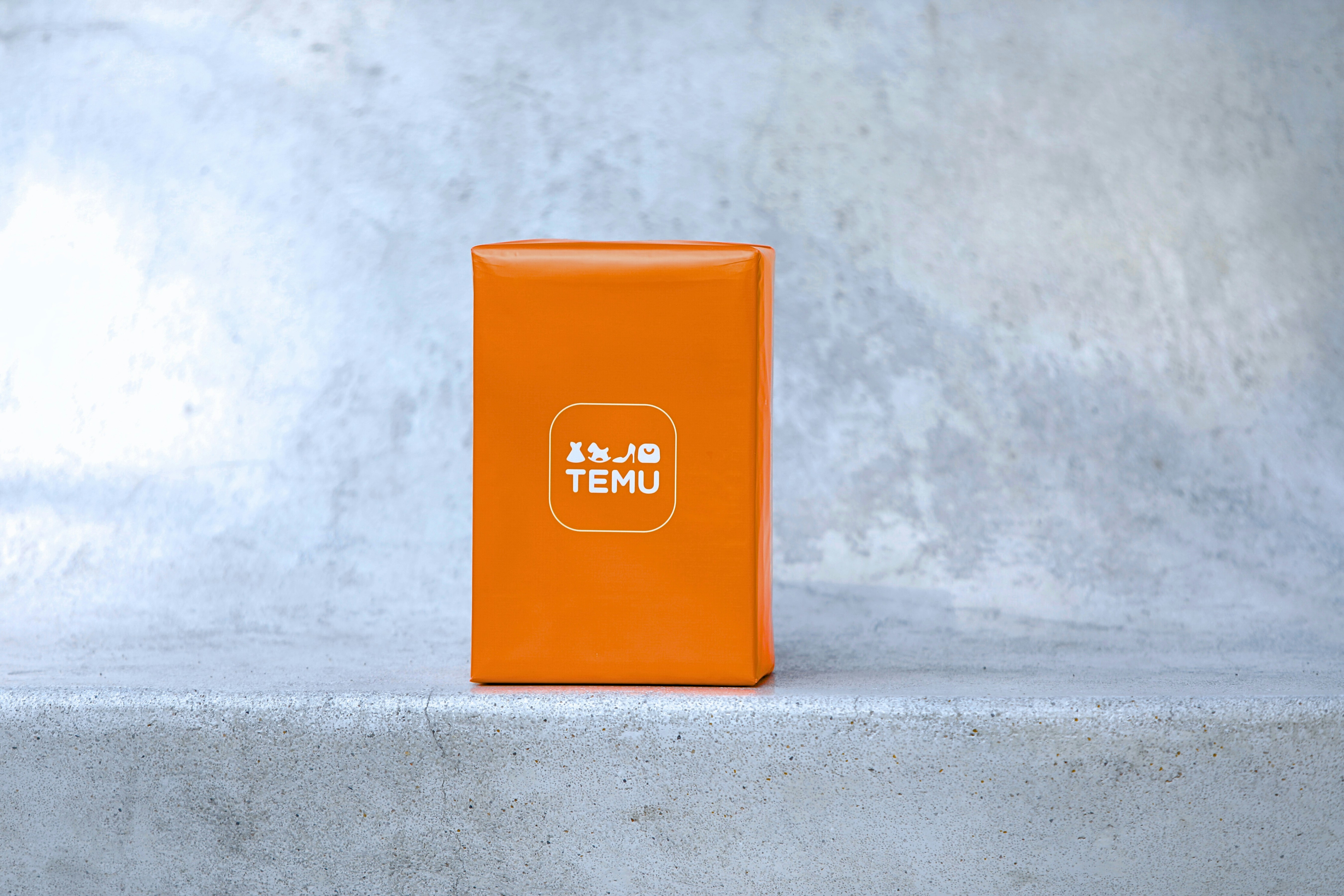 Temu influencer program 2026 complete guide &mdash; how the affiliate commission structure works, new-user referral bonuses, content strategy, and honest assessment of earning potential for creators