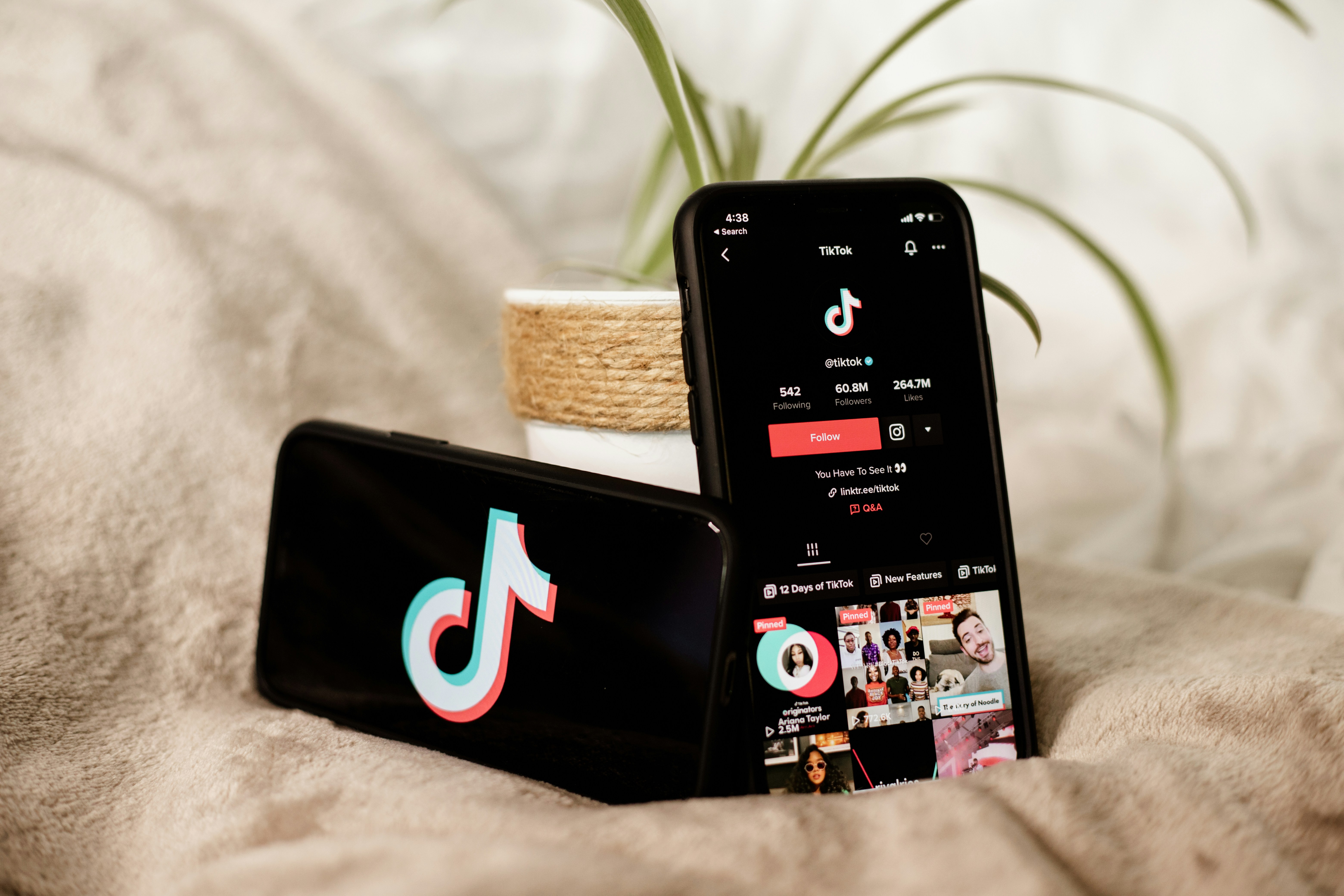 AI avatar video ads for TikTok 2026 &mdash; how AI avatar presenters produce UGC-style TikTok advertisements with natural lip-sync, conversational delivery, and platform-native vertical format at scale